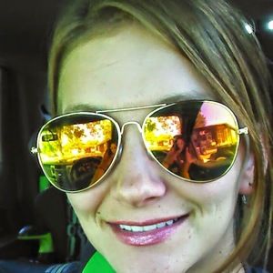 Meet your Posher, Cara